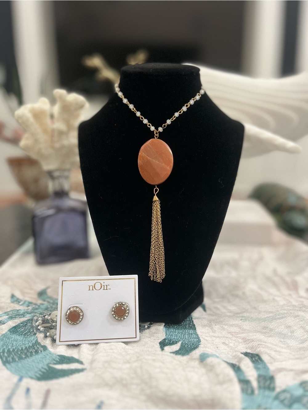 nOir Jewelry Carnelian and Gold Pendant Necklace with Tassel & Matching Studs